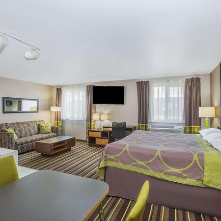 Super 8 By Wyndham Brookings Hotell Exteriör bild