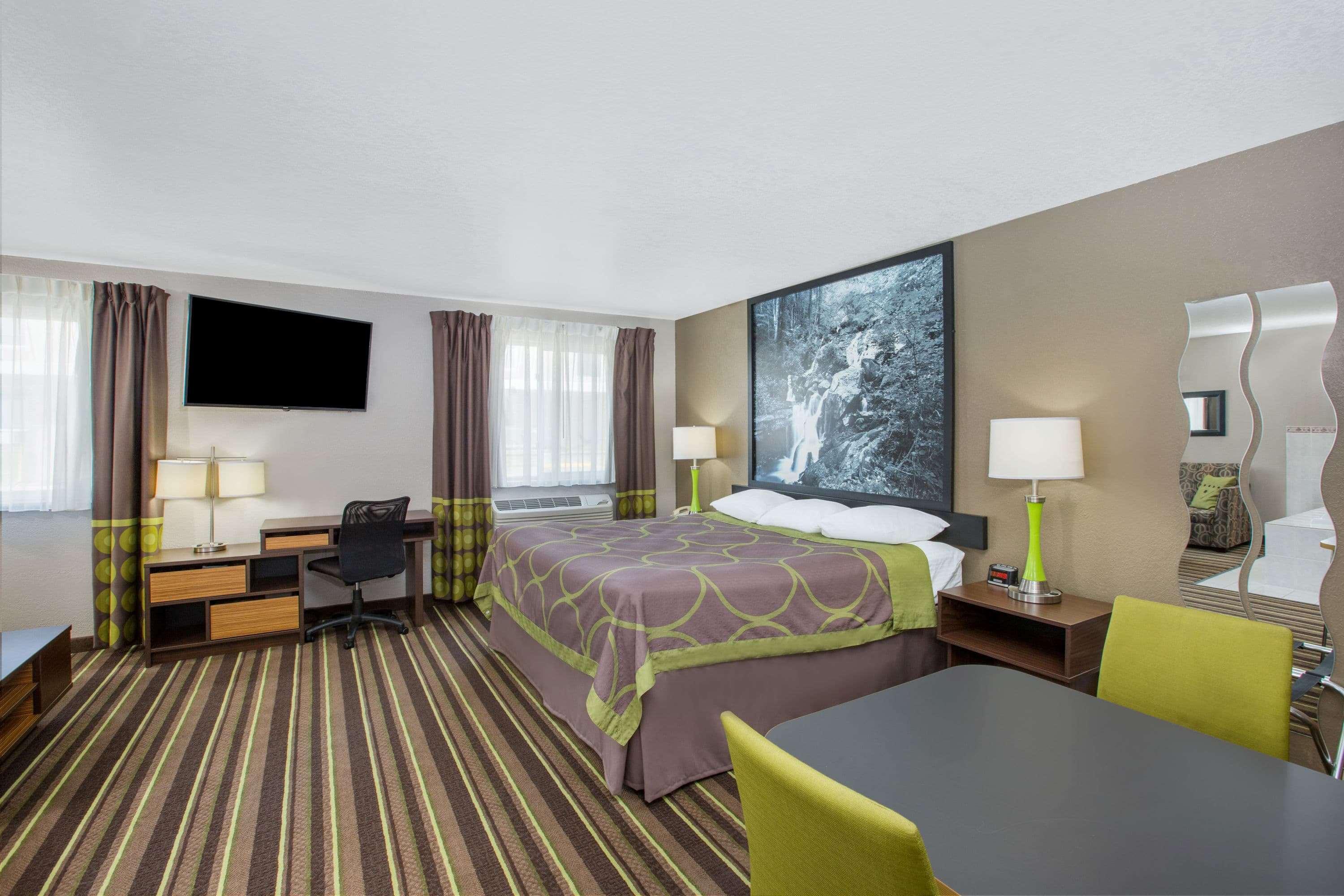 Super 8 By Wyndham Brookings Hotell Exteriör bild