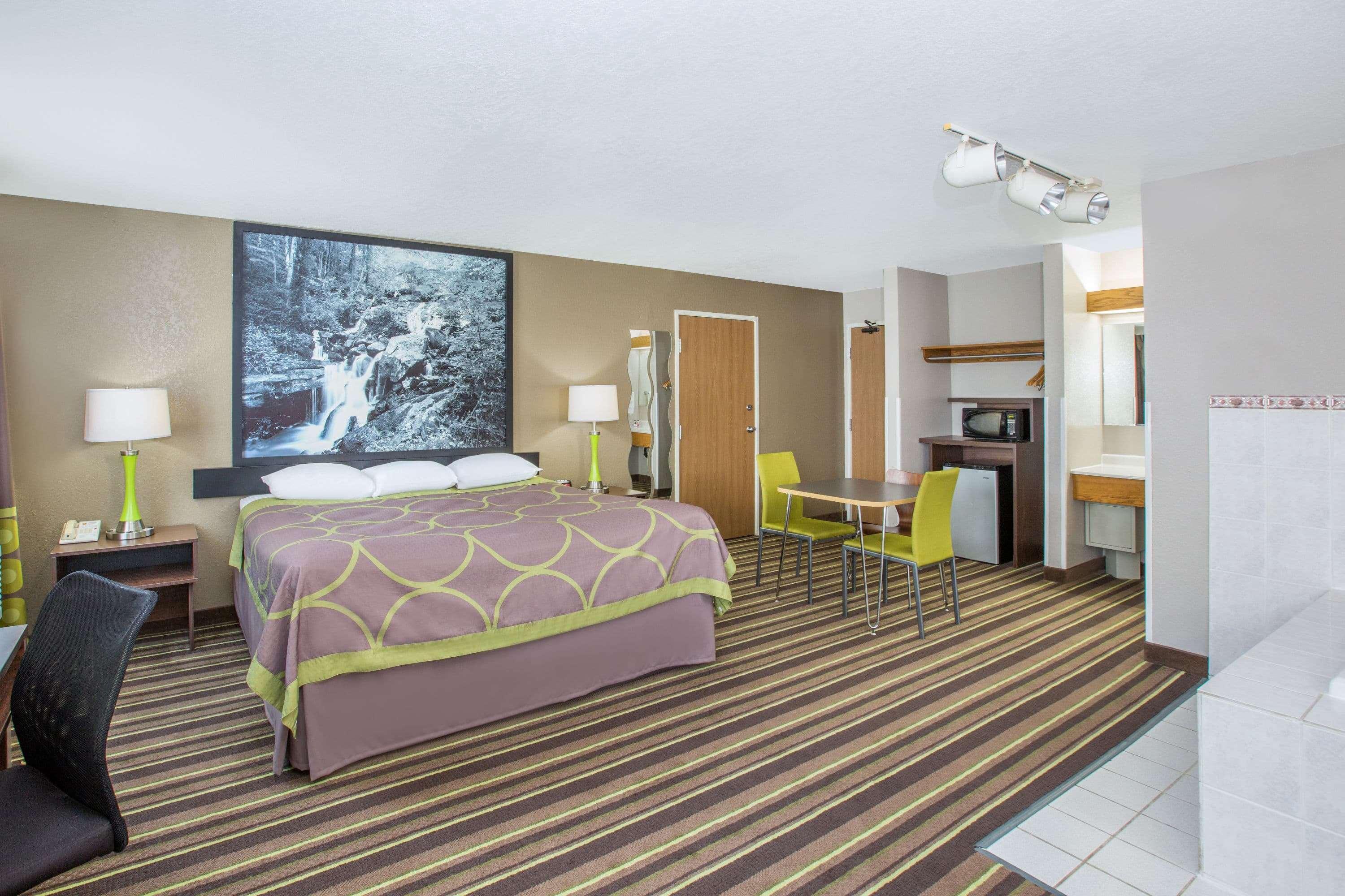 Super 8 By Wyndham Brookings Hotell Exteriör bild