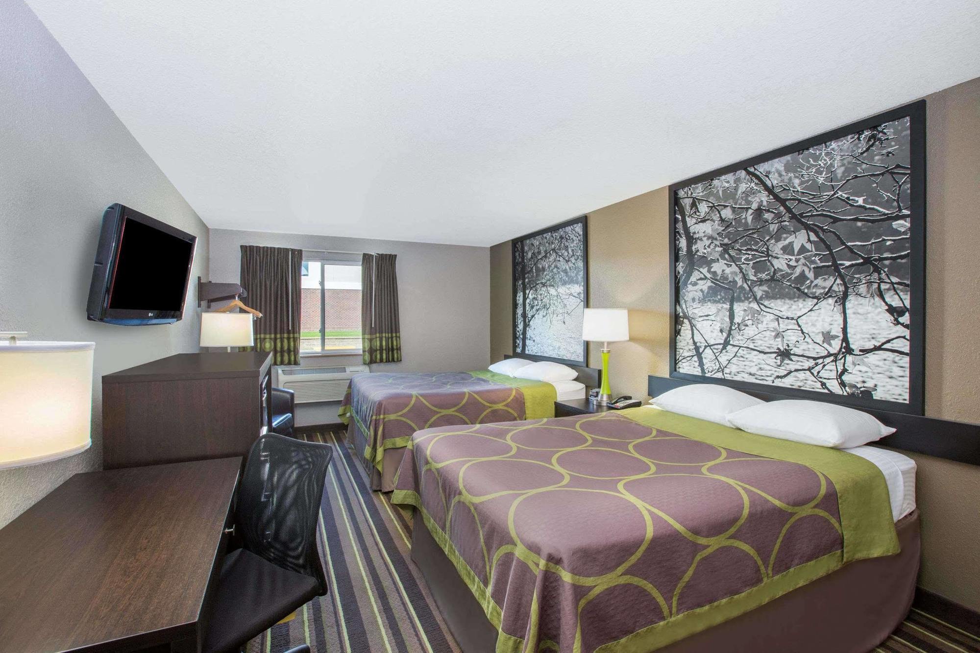 Super 8 By Wyndham Brookings Hotell Exteriör bild
